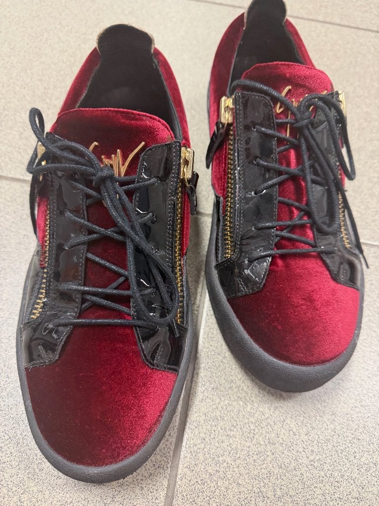Guiseppe Zanotti Sneakers 42 in nieuwstaat, Guiseppe Zanotti, Zwart, Ophalen of Verzenden, Zo goed als nieuw