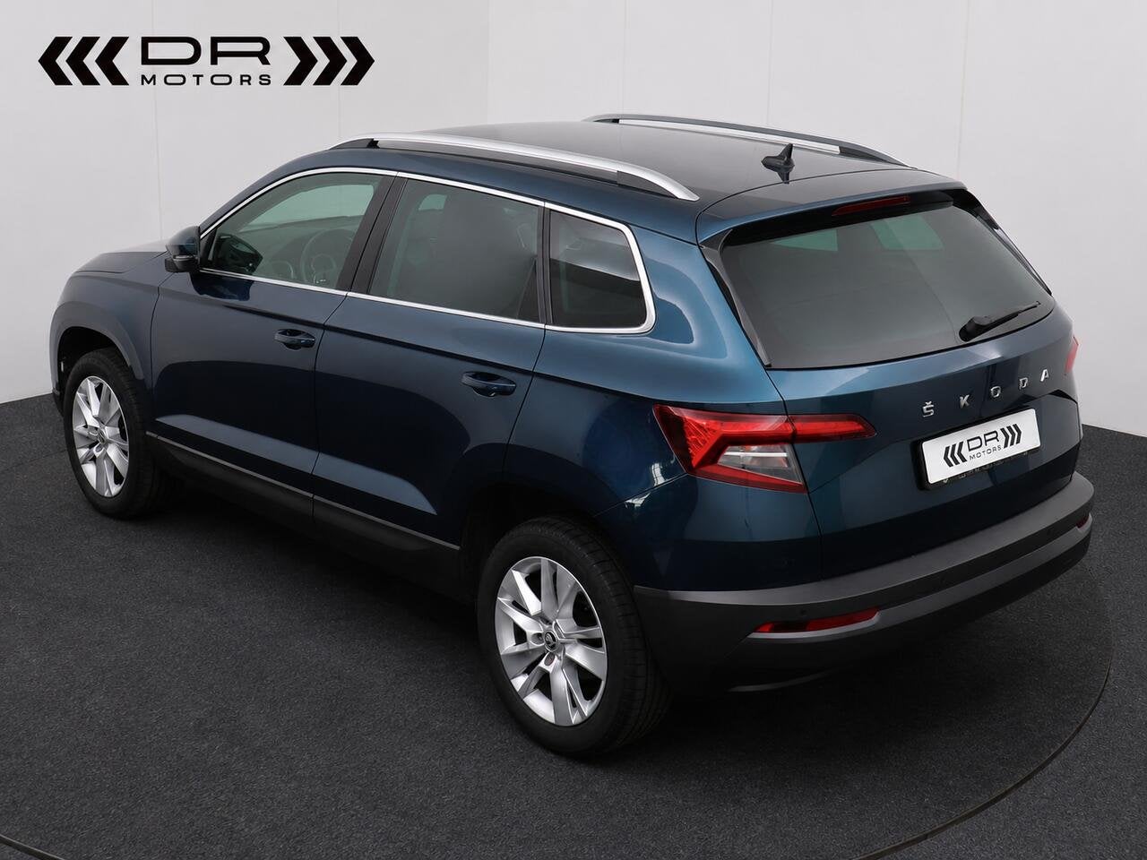 Skoda Karoq 1.5 TSI DSG AUTOMAAT - ADAPTIVE CRUISE - VERWAR, Autos, Achat, Euro 6, Entreprise, 0 kg