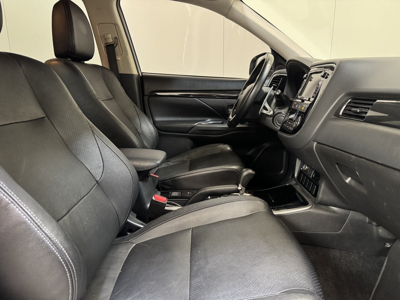 Mitsubishi Outlander 2.0 Benzine Autom. -  7 PL - GPS - Top, Auto's, 4 deurs, Outlander, 4 cilinders, 0 kg
