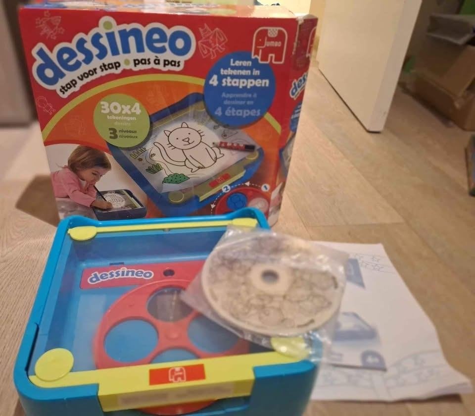 Dessineo leren tekenen in 4 stappen, Kinderen en Baby's, Speelgoed | Educatief en Creatief, Ophalen of Verzenden, Zo goed als nieuw