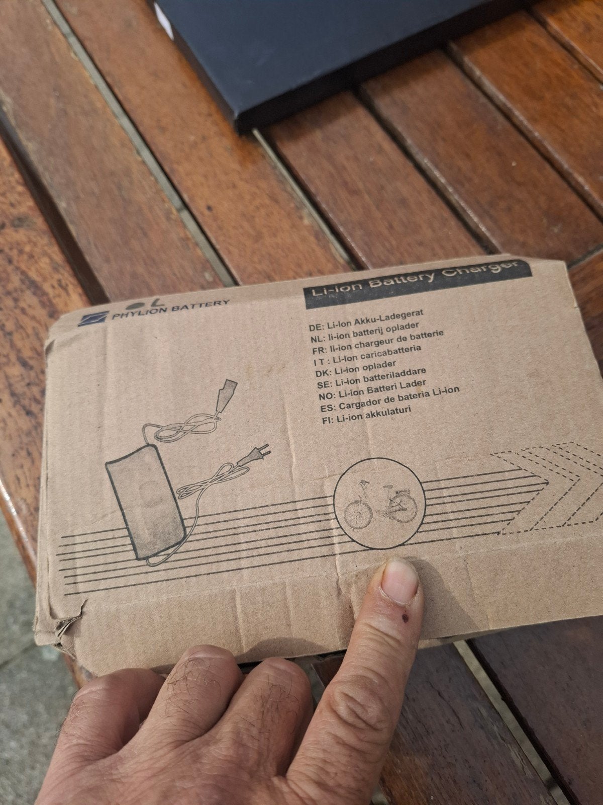 oplader elektrische fiets, Fietsen en Brommers, Fietsaccessoires | Fietsaccu's, Ophalen, Nieuw
