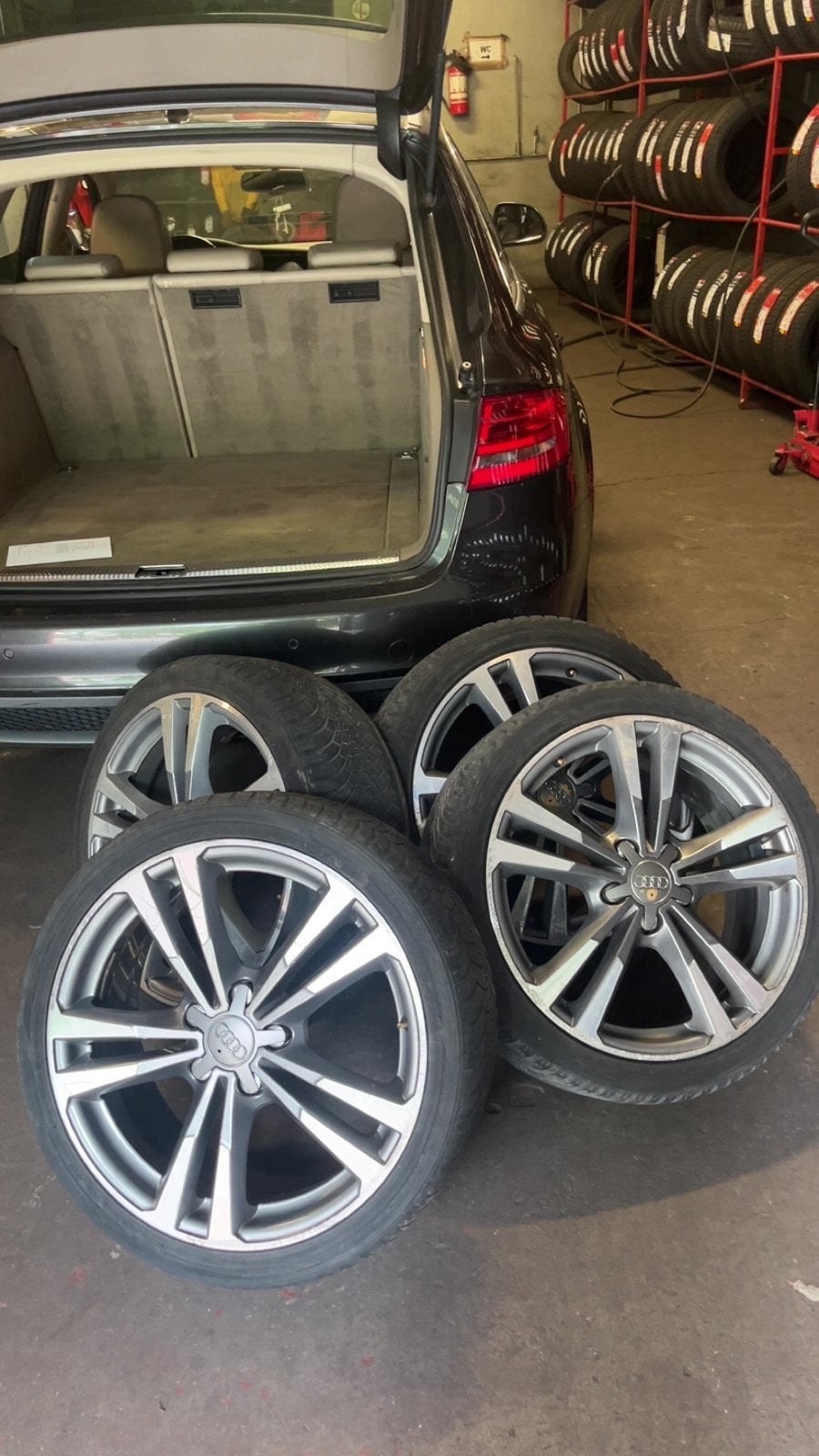 Audi velgen 17 en 18 inch, Auto-onderdelen, Banden en Velgen, Ophalen, 18 inch, Band(en)