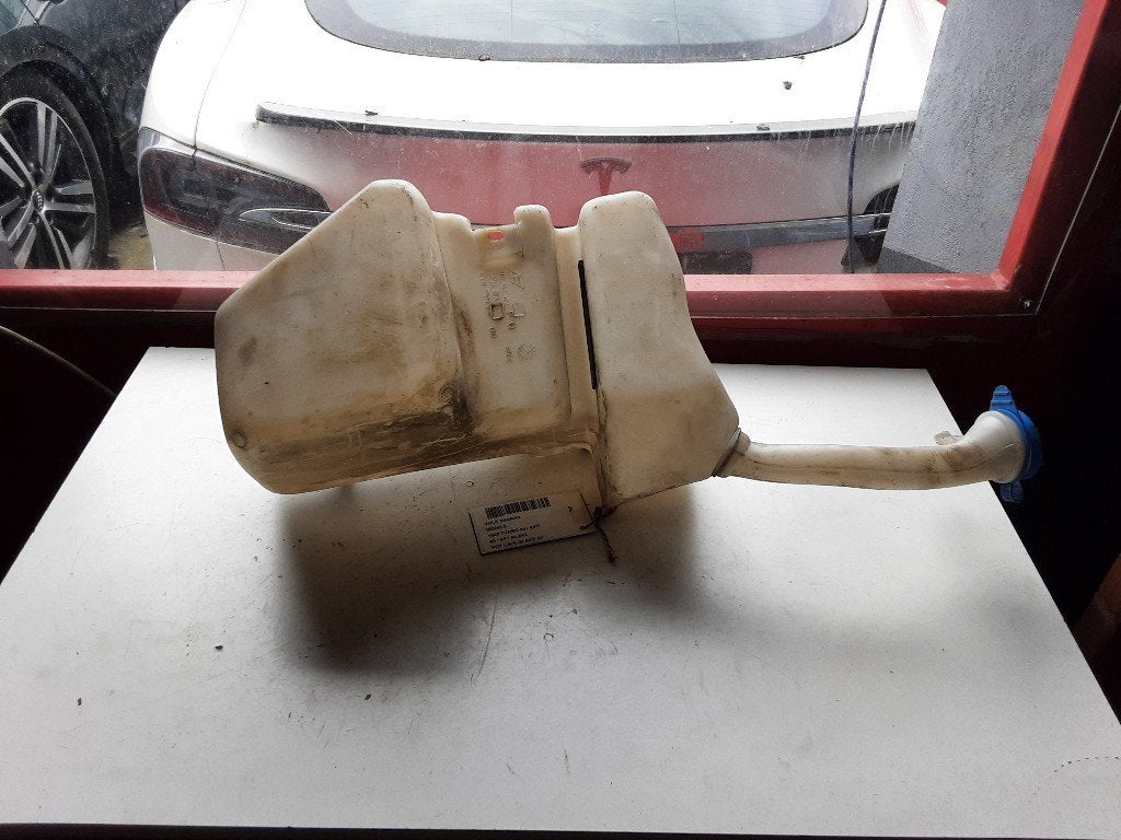 LAVE-GLACE RESERVOIR AVANT Sharan (7M8 / M9 / M6), Volkswagen, Mevr. I. Hauben, Utilisé, Rue de l'Espoir 34 34
4030  GRIVEGNÉE, BE