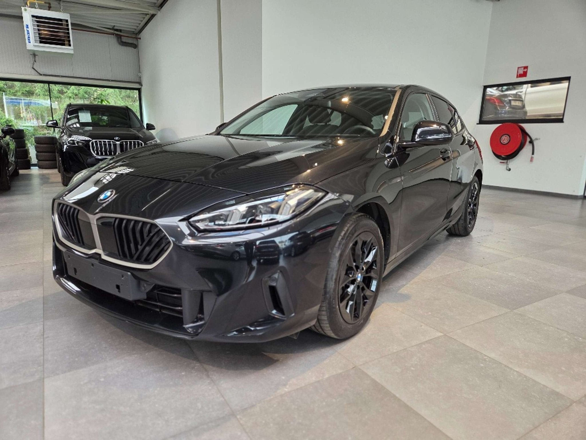 BMW 120 120iA MHEV, Auto's, Automaat, Gebruikt, Zwart, Bedrijf