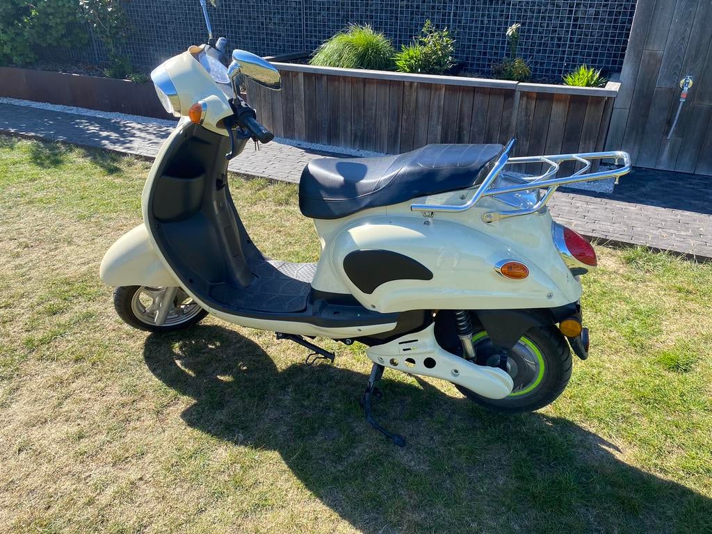 Electrische scooter 25km/h (geen papieren meer), Enlèvement, Utilisé, Classe A (25 km/h), Électrique