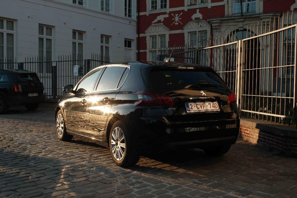 Peugeot 308 1.2 PureTech Allure (EU6.2), Autos, Achat, Euro 6, 1165 kg, Boîte manuelle