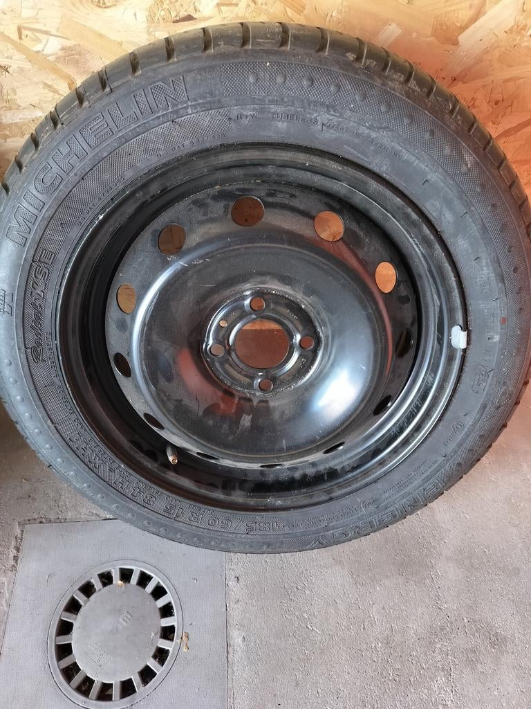 Pneus+jantes Renault quatre trous, Enlèvement