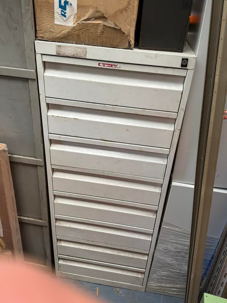 Servante atellier garge ou autre 8 tiroir, Enlèvement, Utilisé