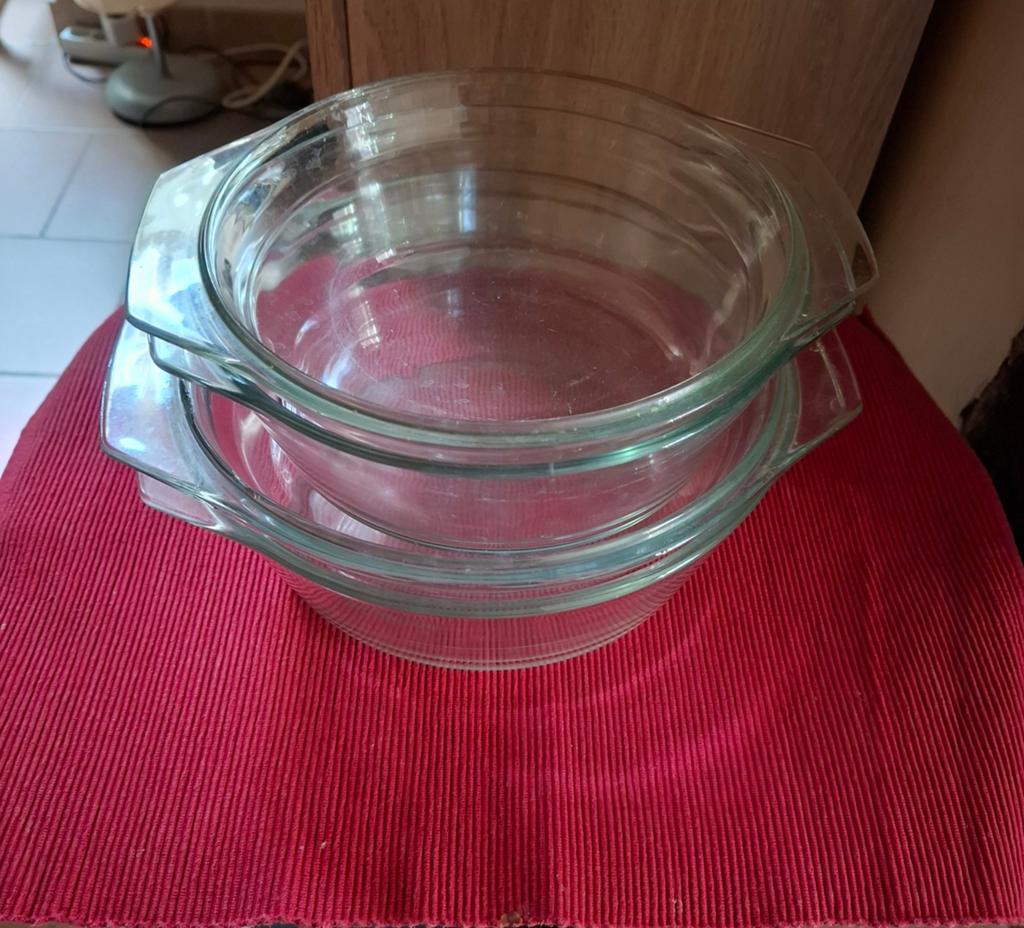 2 plats en pyrex avec couvercles, Antiek en Kunst, Antiek | Schalen, Ophalen of Verzenden