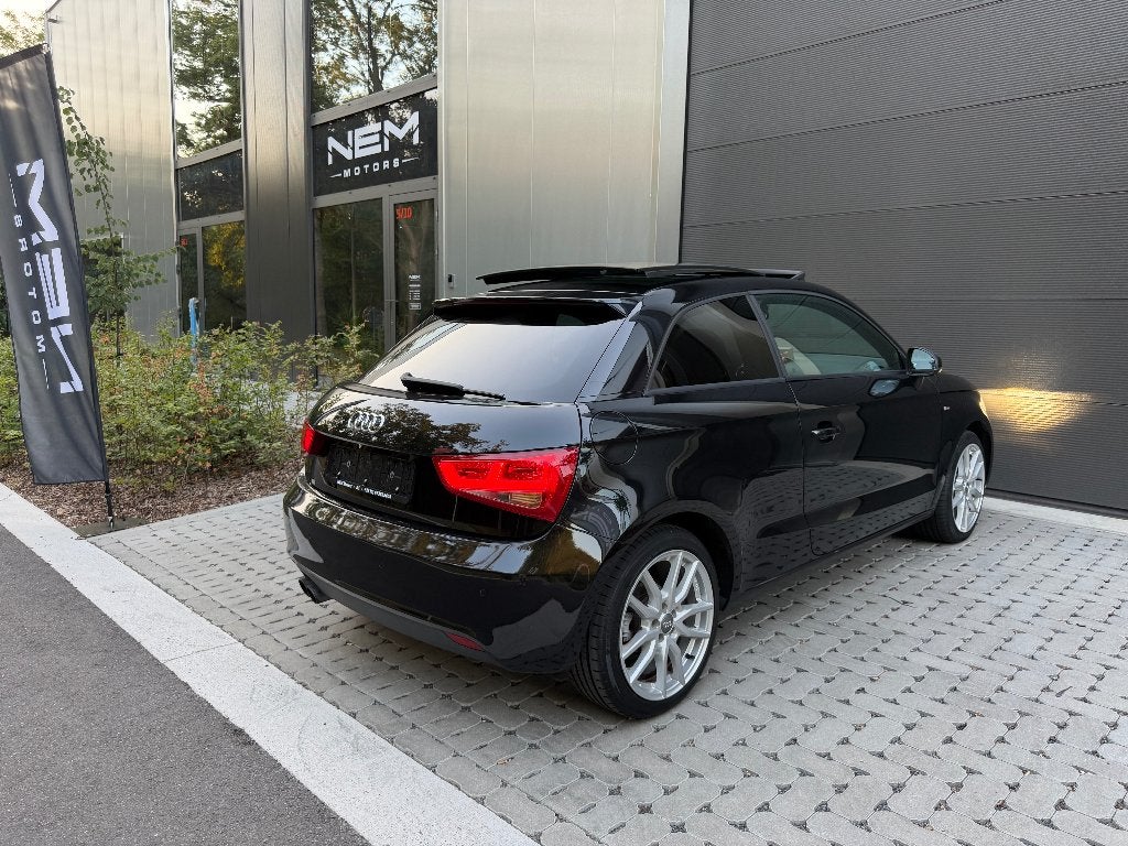 AUDI A1 1.4 TFSI S-Line,GARANTIE,AIRCO,PANO,PDC,XENON, A1, Zwart, 4 cilinders, Leder en Stof