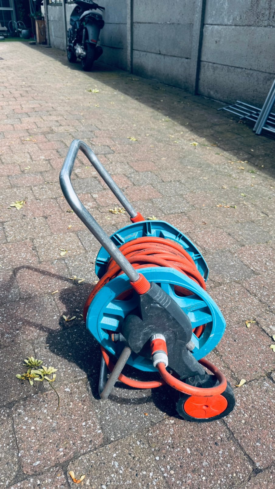 Gardena haspel met tuinslang + extra tuinslang, Tuin en Terras, Tuinslangen, Zo goed als nieuw, Tuinslang, Ophalen
