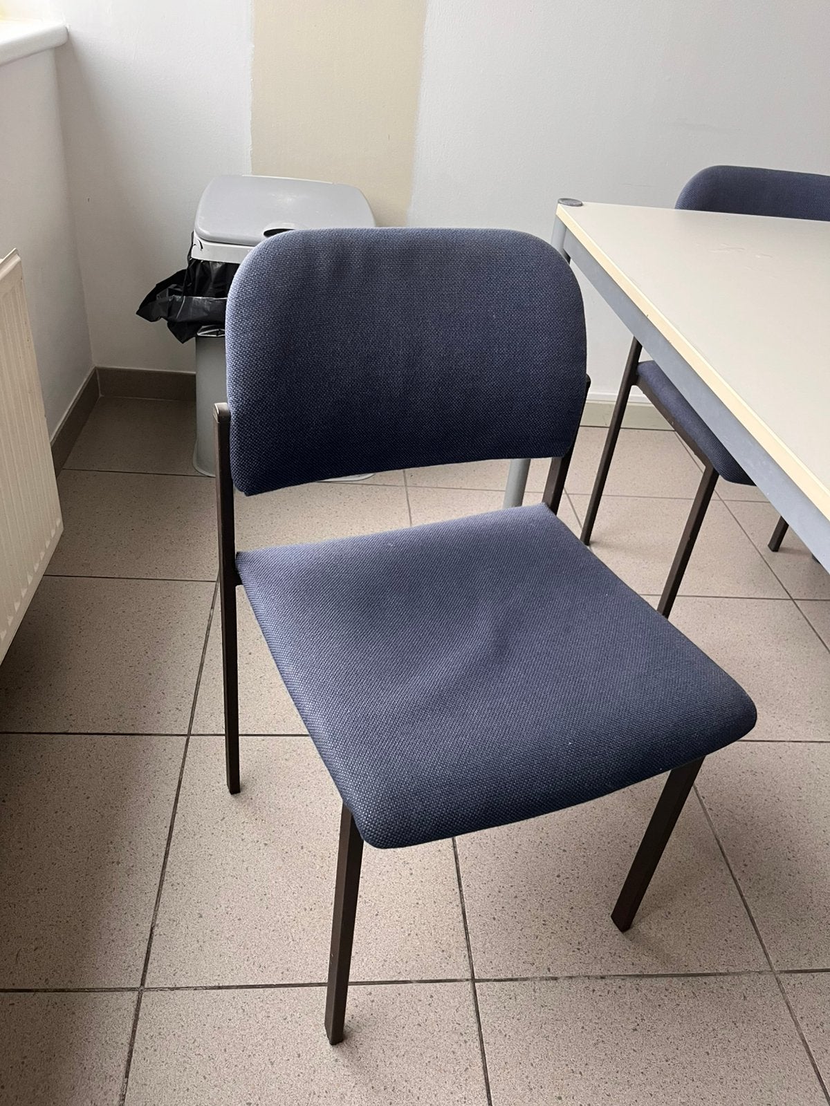 Blauwe stoel zonder armleuningen, Huis en Inrichting, Stoelen, Ophalen, Gebruikt, Blauw, Eén
