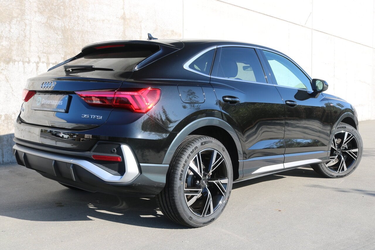 Audi Q3 35 TFSI S tronic | Keyless | Navi Plus | LED | Zete, Auto's, 1498 cc, 4 cilinders, 0 kg, Zwart
