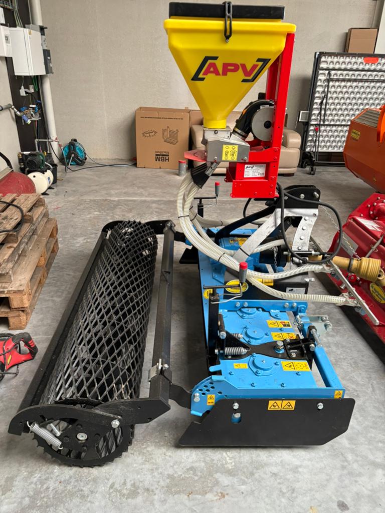 De clippeleir gazonrotoreg MRD 170 met APV zaaier, Ophalen