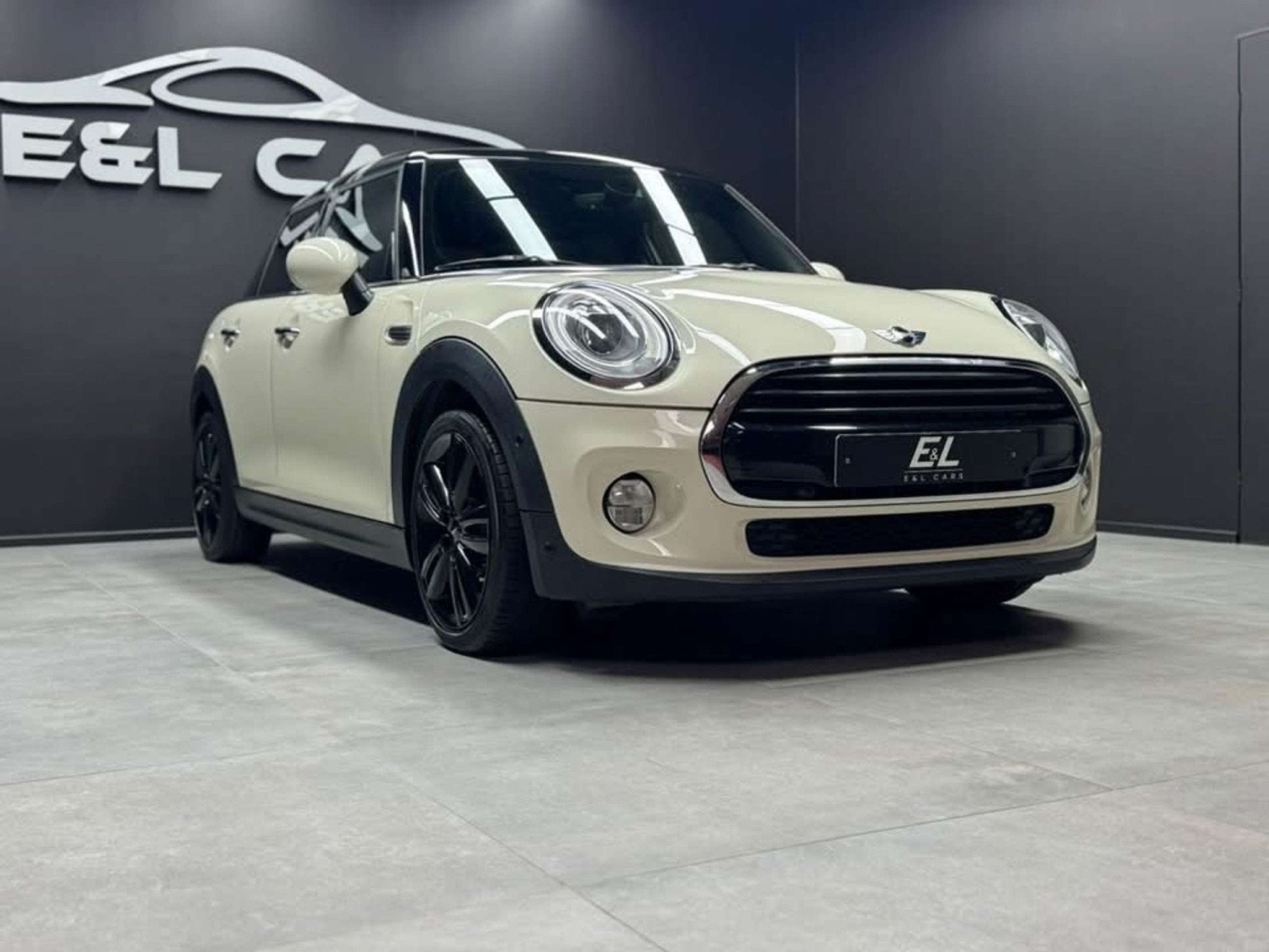 MINI Cooper Mini 1.5A Cooper *12 mois de garantie*, Auto's, Gebruikt, 136 pk, Wit, Bedrijf
