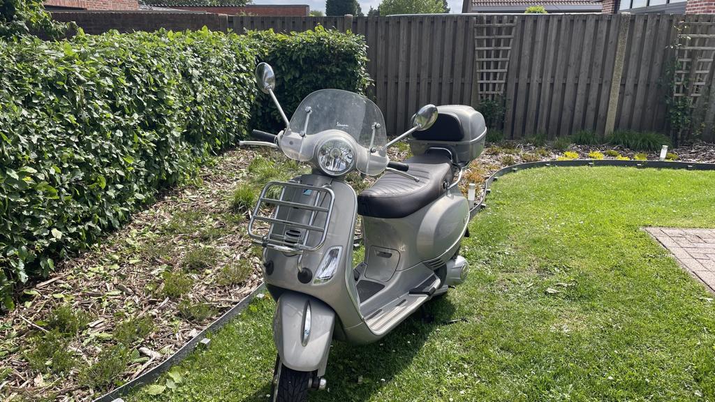 Vespa LX125 3V Piaggio, Fietsen en Brommers, Scooters | Vespa, Zo goed als nieuw, Vespa LX, Benzine, Ophalen