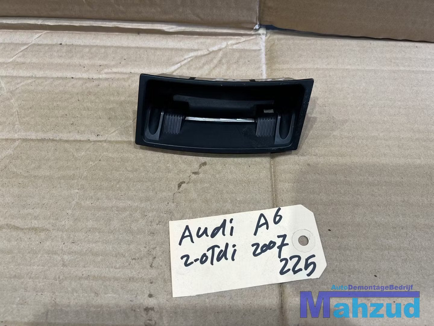 AUDI A6 C6 Asbak 2004-2011, Auto-onderdelen, Fabrikant BV, Gebruikt, Info@fabrikant.eu, Fabrikantstraat 1
1000 AA  Amsterdam, NL