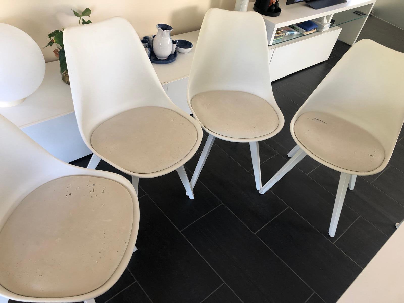 Gratis 4 gebruikte stoelen, Enlèvement, Utilisé, Blanc, Quatre