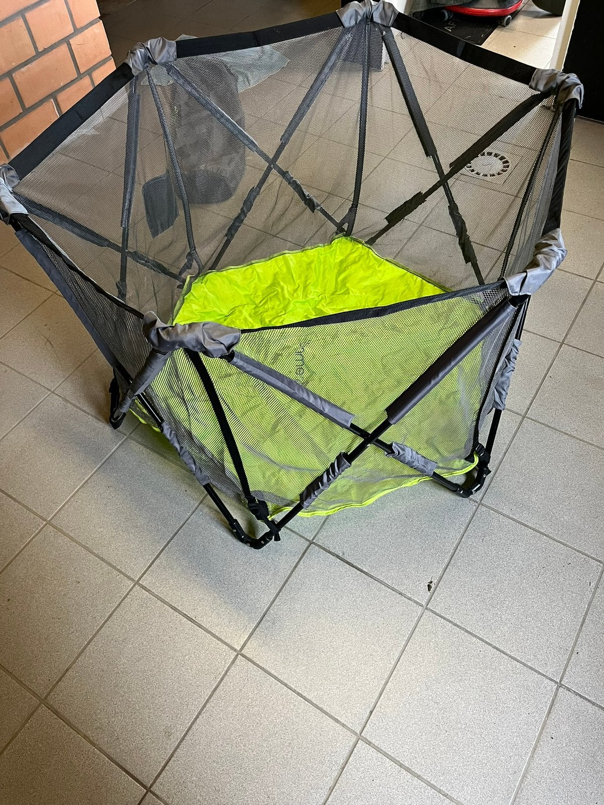 Parc au sol, Enlèvement, Comme neuf, Autres formes
