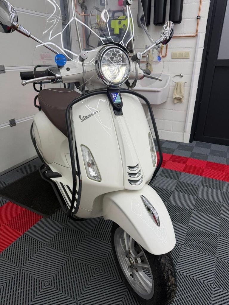 Vespa Primavera, Ophalen of Verzenden, Zo goed als nieuw