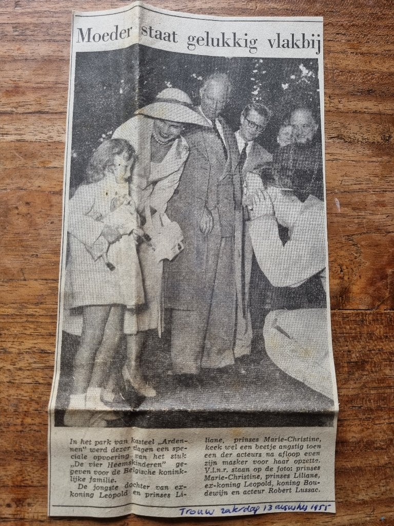 Koninklijke familie bij De vier Heemskinderen (1955), Verzamelen, Verzenden, Knipsel(s)