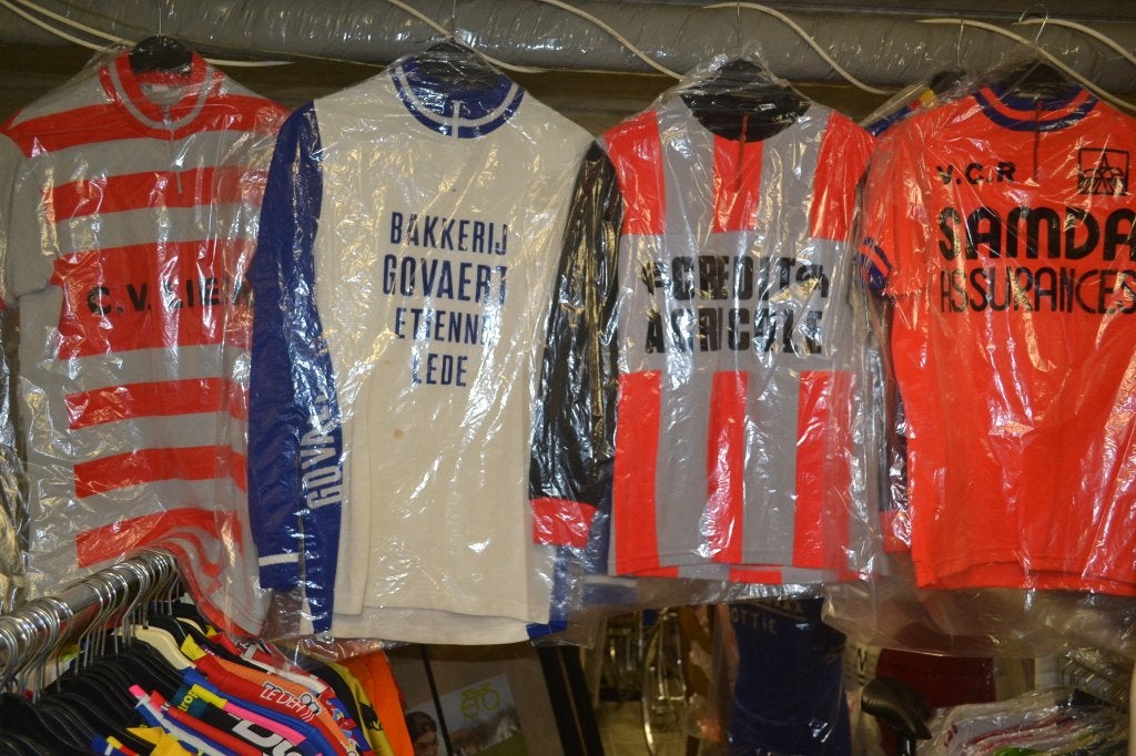 4 oude wollen retroshirts, Fietsen en Brommers, Fietsaccessoires | Fietskleding, Verzenden