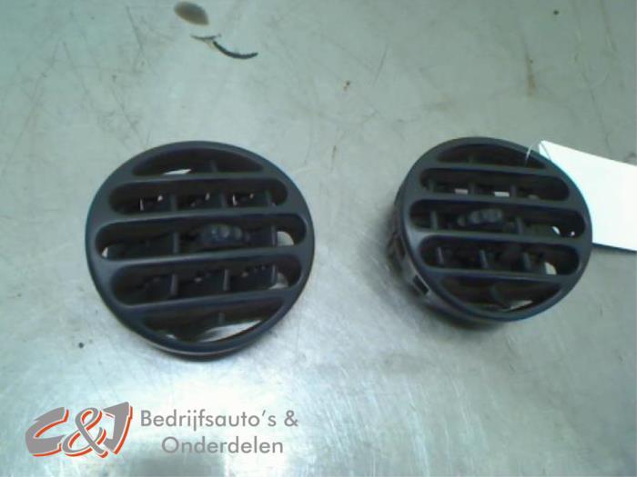 Luchtrooster Dashboard van een Renault Master, Auto-onderdelen, Dashboard en Schakelaars, Gebruikt, -, Renault, -