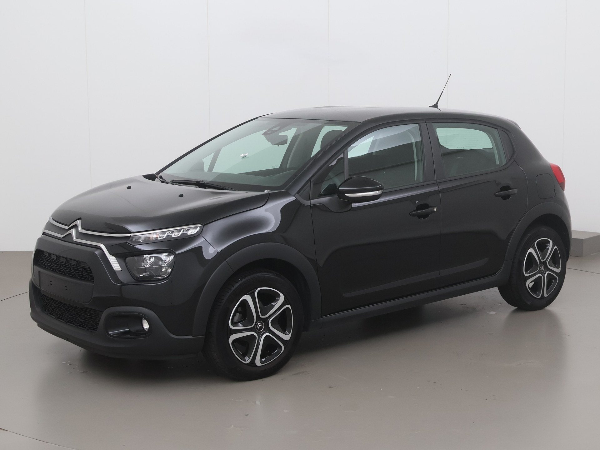 Citroen C3 puretech feel 83, Zwart, Bedrijf, Handgeschakeld, 5 deurs