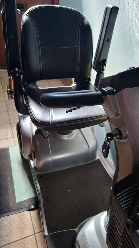 Scoot-mobil Invacare, Divers, Voitures sans permis & Scooters pour invalides, 36 à 45 km, Enlèvement, Utilisé, Invacare