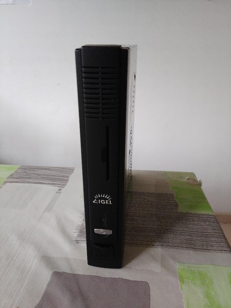 Thin Client IGEL-3/4 600MHz 256Mb RAM 512MB Flash NEW, Neuf, Enlèvement ou Envoi, IGEL, Avec carte vidéo