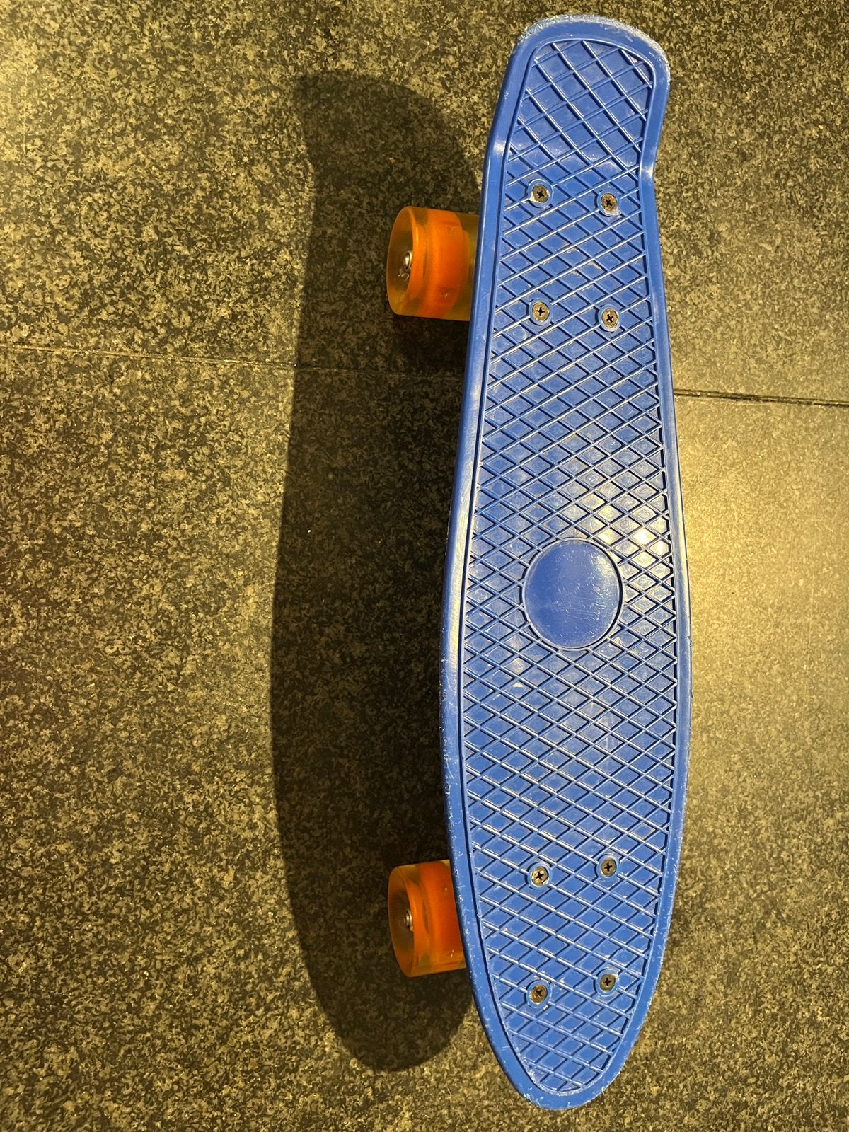 Skateboard donkerblauw lichtgevende oranje wielen, Ophalen of Verzenden, Gebruikt, Skateboard