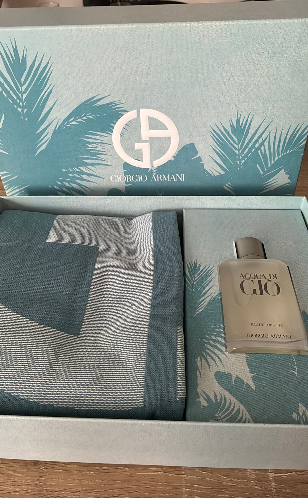 Coffret giorgio Armani acqua di Gio, Bijoux, Sacs & Beauté, Boîtes de maquillage & Beauty case, Enlèvement, Comme neuf