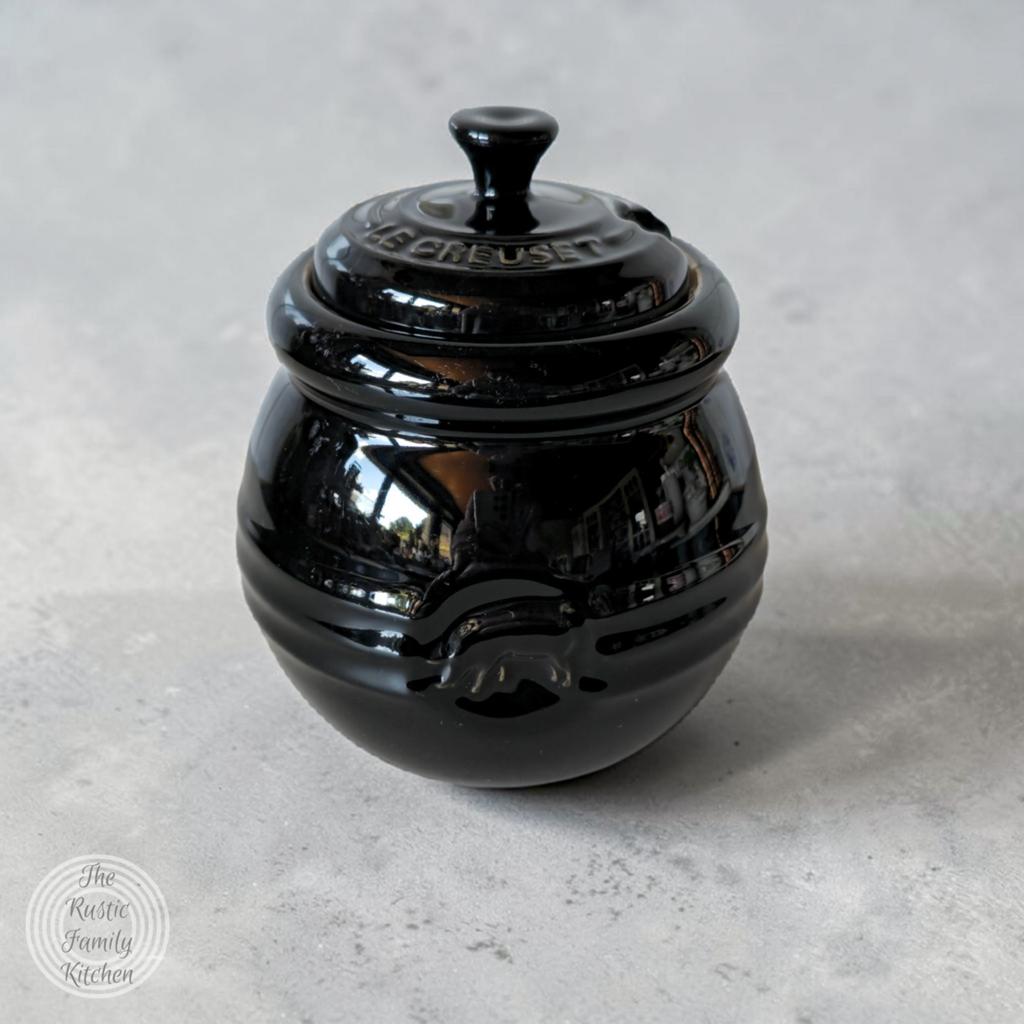 Le Creuset BBQ Pig Jar, Onyx Black, rare, Verzenden, Zo goed als nieuw, Aardewerk, Overige typen