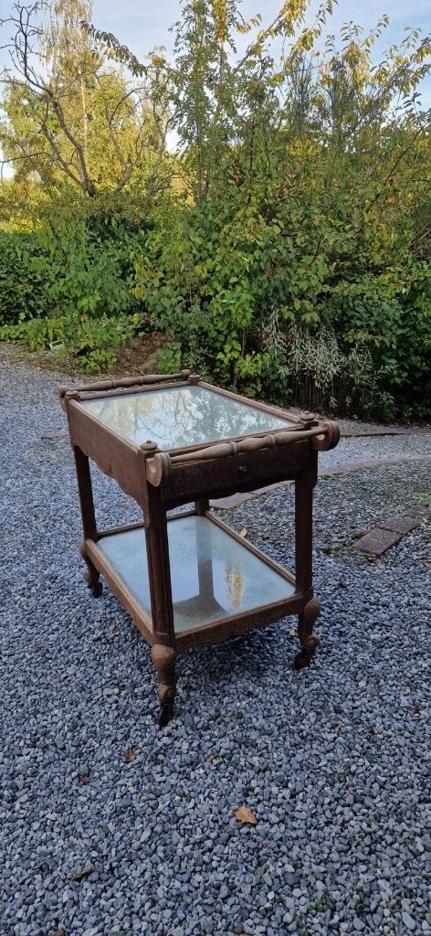 Desserte en bois, Ophalen
