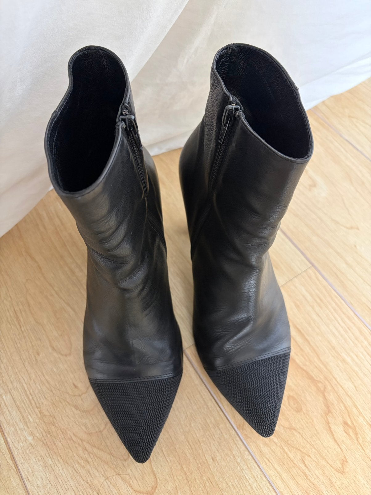 Bottines à talons pour chatons Vic Matié taille 37,5, Enlèvement ou Envoi, Comme neuf, Boots et Botinnes, Noir