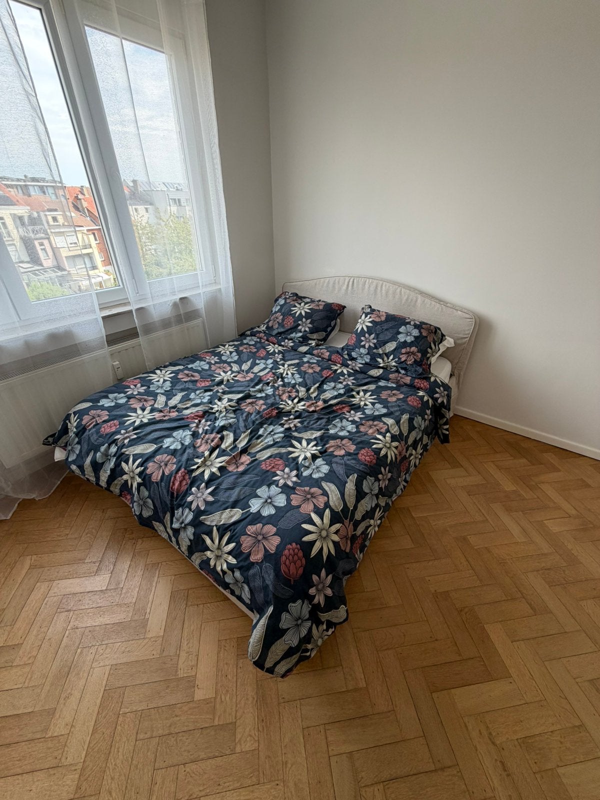 Lit Ikea Ramnefjäll 140x200: sommier, lattes, couette, Ophalen, Gebruikt, Beige, Tweepersoons