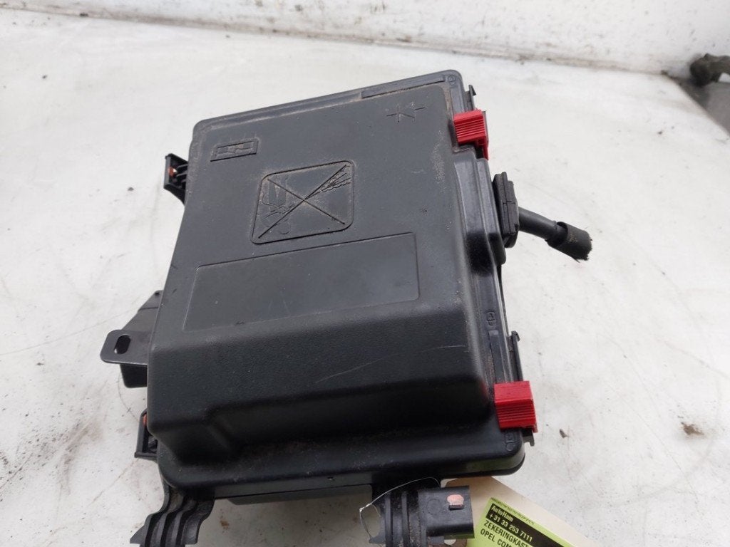 ZEKERINGKAST Opel Combo Cargo (01-2018/04-2021), Gebruikt, Opel, Opel Automobile GmbH, Kontakt-opel@opel.com
