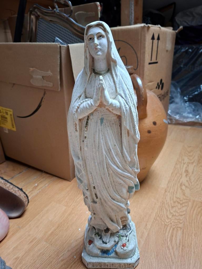 Grande vierge, Enlèvement