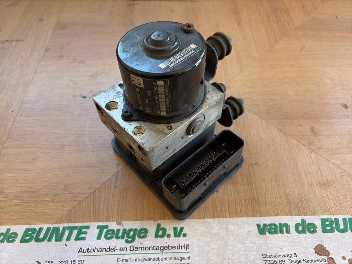 Pompe ABS d'un Volkswagen Touran, Volkswagen, -, 3 mois de garantie, Utilisé
