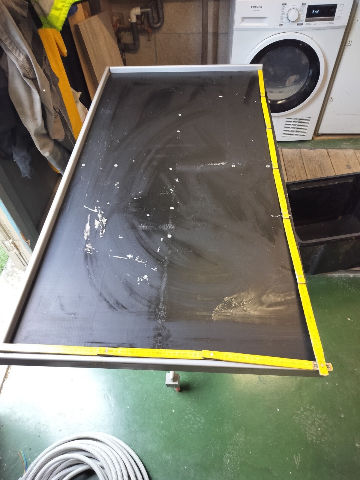 Knutseltafel op wieltjes, Ophalen