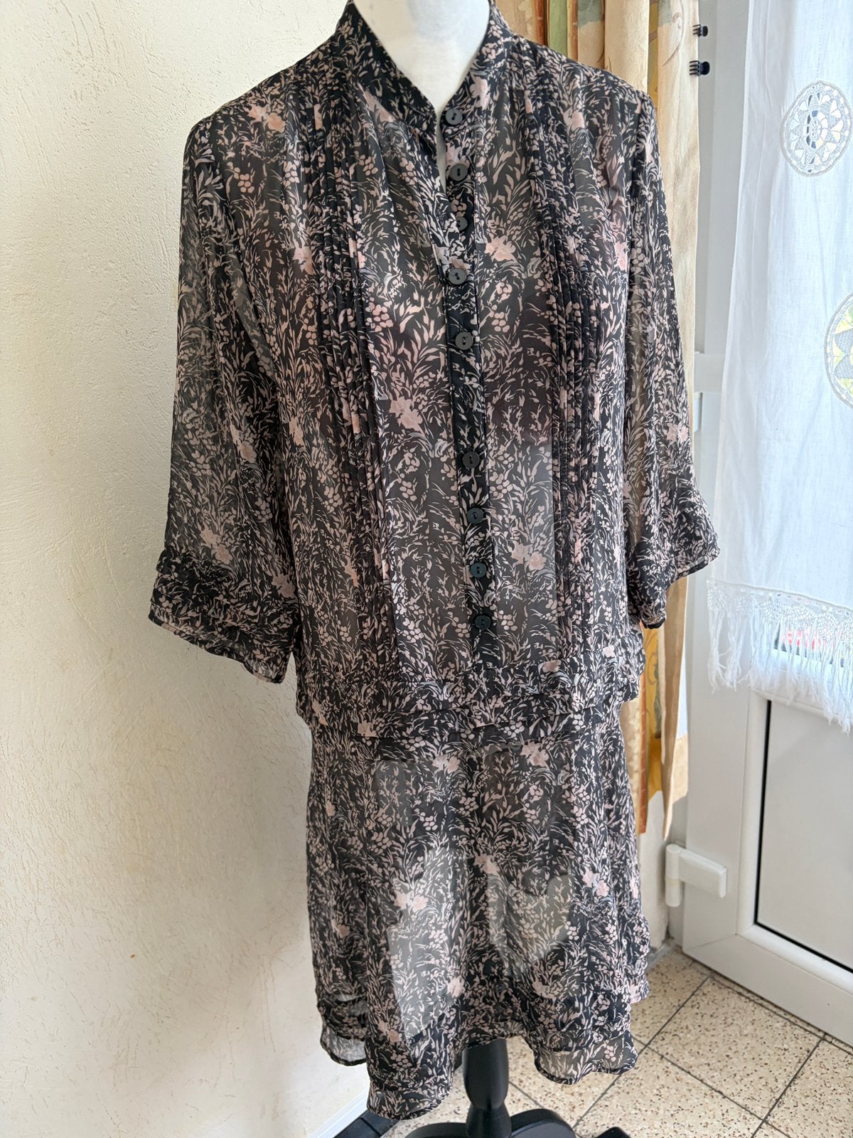 Robe / Tunique fluide imprimé floral VERO MODA   M, Enlèvement ou Envoi, Comme neuf, Gris