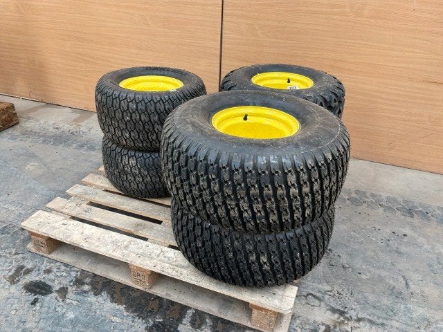 3 paires de pneus sans chambre à air montés sur jantes, Autos : Pièces & Accessoires