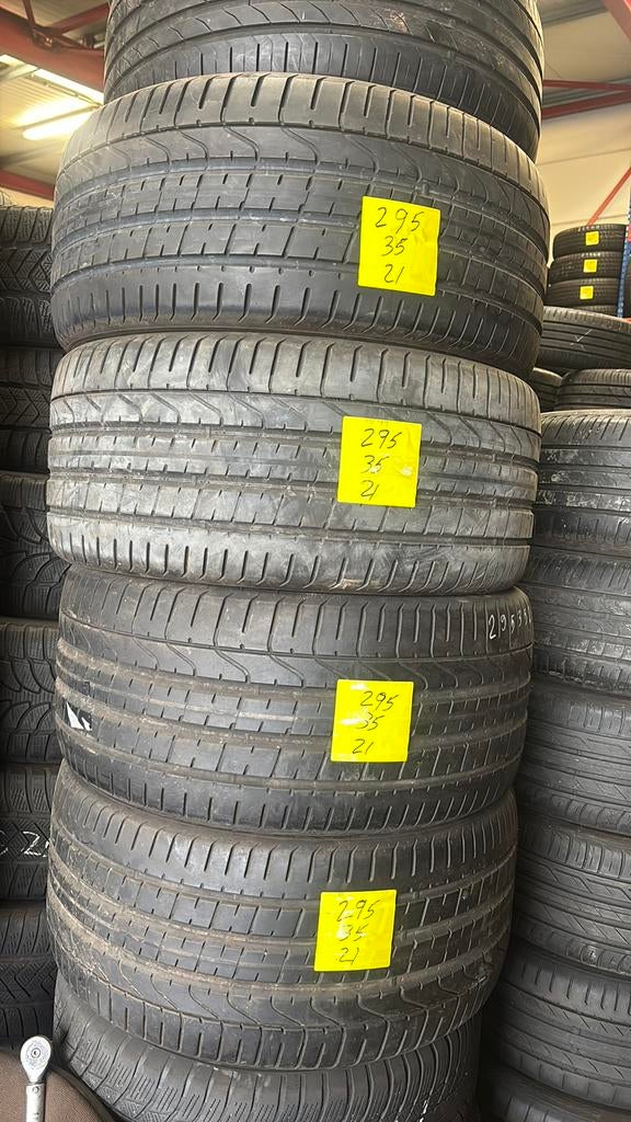 4x 295/35r21 de marque Pirelli 5mm 65 mm par pneu, Enlèvement