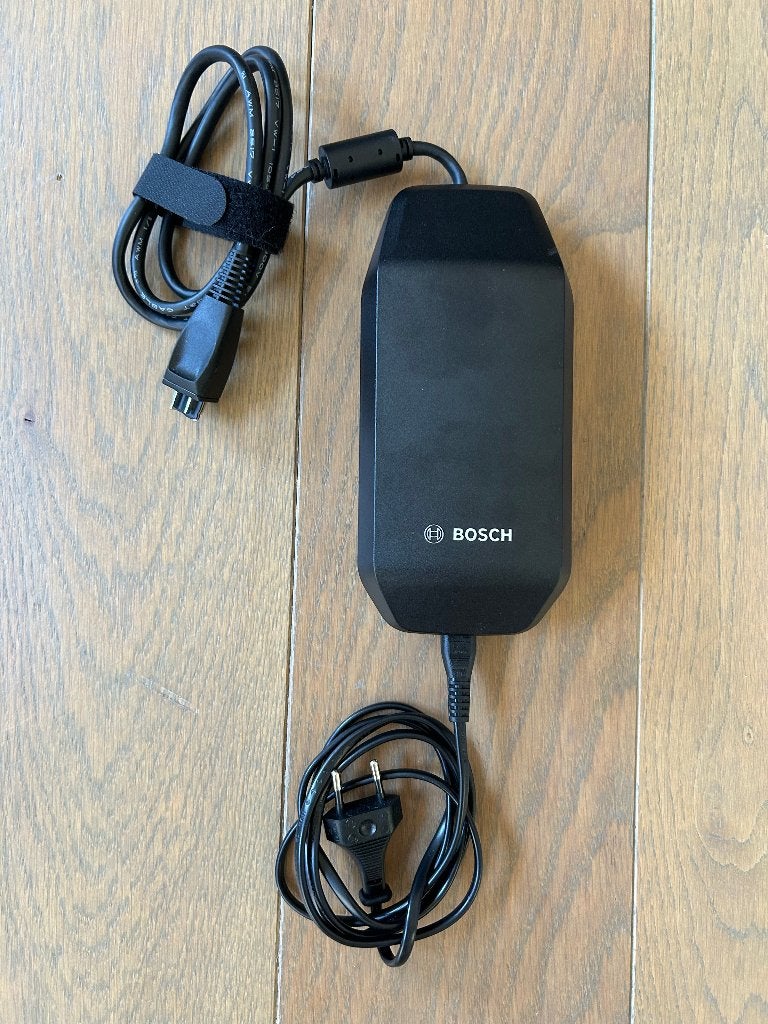 Chargeur de vélo électrique BOSCH BPC3400 Parfait état, Vélos & Vélomoteurs, Enlèvement ou Envoi, Neuf