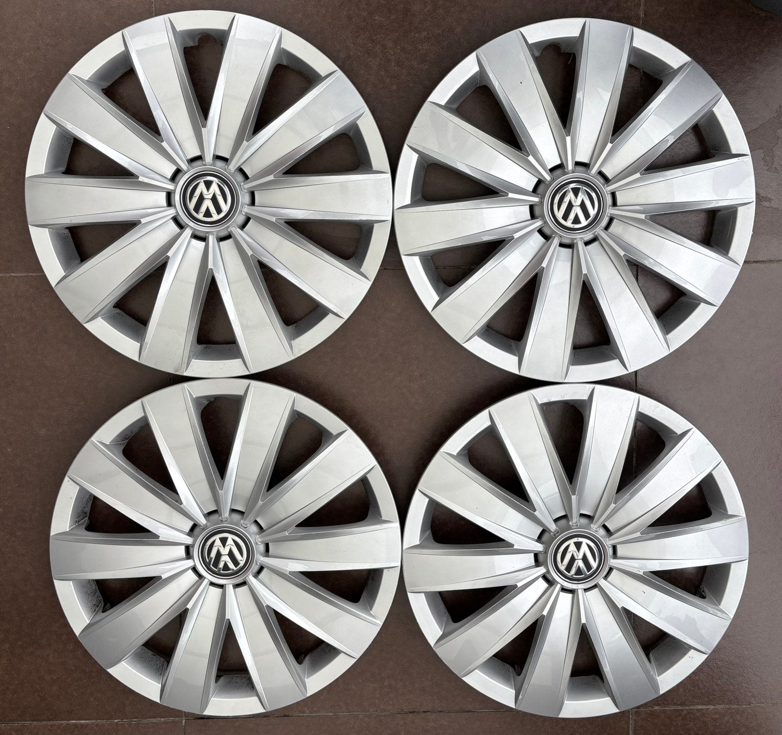 Volkswagen wieldoppen/sierstukken 16 inch, Ophalen, Zo goed als nieuw