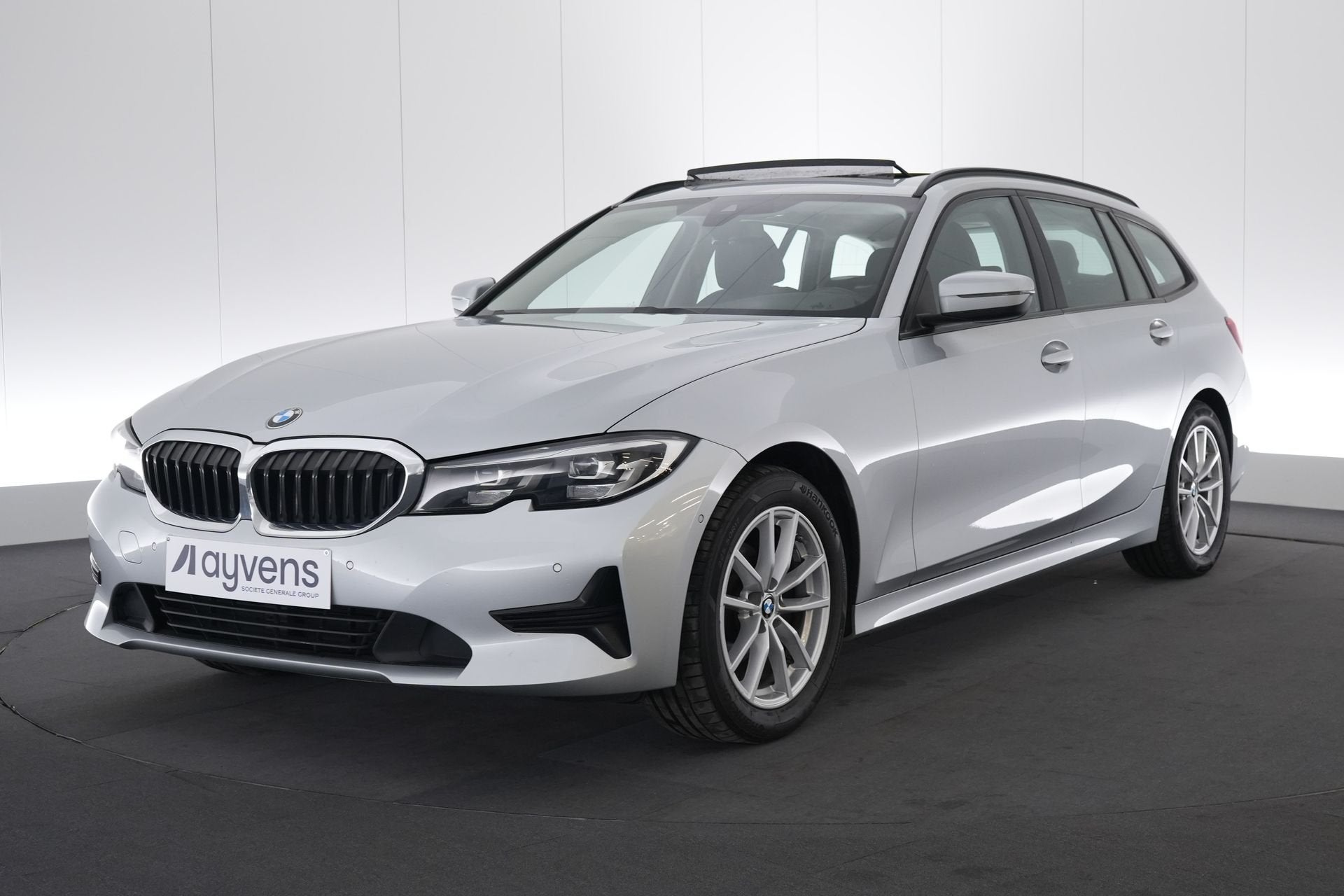 (2AJD518) BMW 3 SERIES TOURING, Leder en Stof, Bedrijf, 5 deurs, https://public.car-pass.be/vhr/9ab92e32-1df1-4559-b87b-4c181e0e7561
