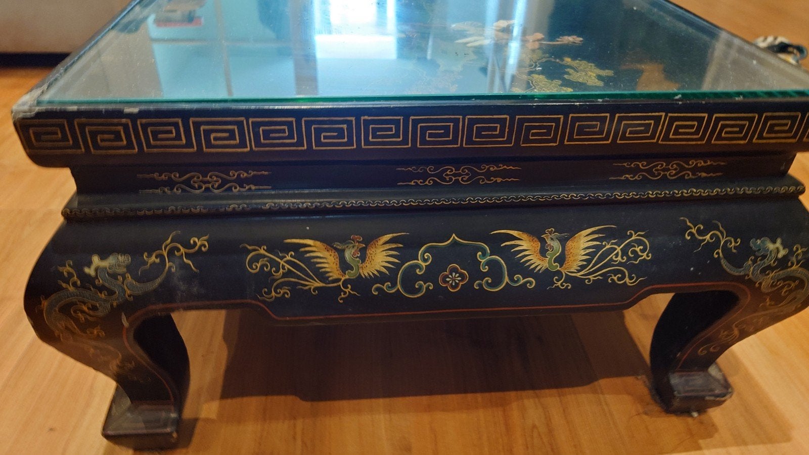 Chinese salontafel met zwarte lak en glas, Ophalen