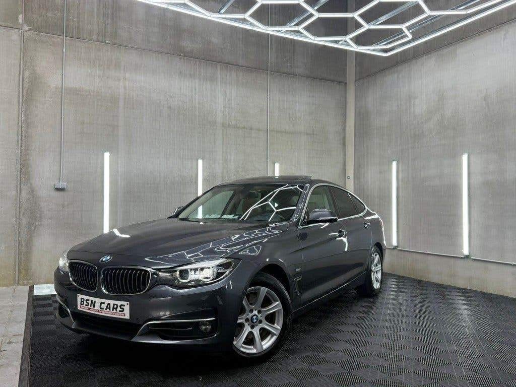 BMW 330i GT XDRIVE/PANO/360CAMERA/MEMORY/GARANTIE, Leder, BMW Premium Selection, Zilver of Grijs, 1999 cc
