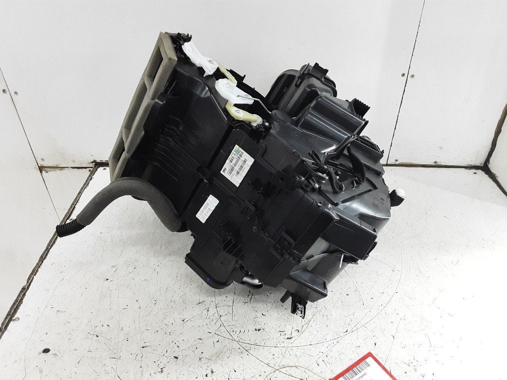 KACHELRADIATEUR Nissan Juke (F16) (01-2019/-), Gebruikt, Germany@nissan-services.eu, Kronenweg 38
50389  Wesseling, DE, Nissan
