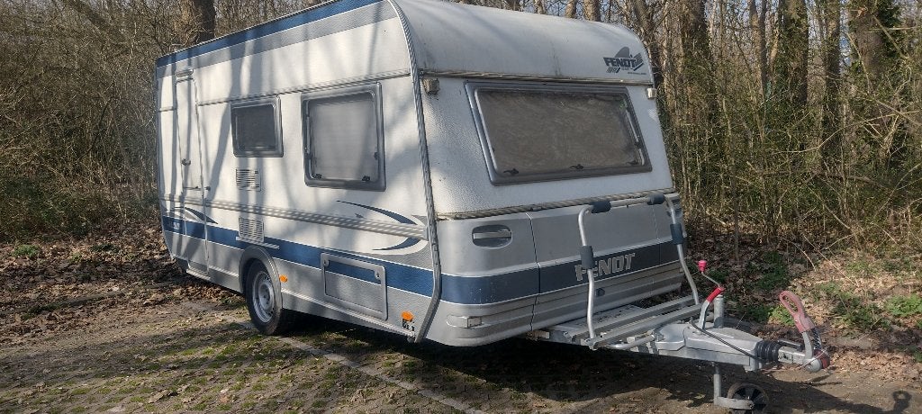Caravane Fendt Saphir Type 450 G prix fixe 9900€, Caravanes & Camping, Caravanes, Particulier, jusqu'à 4, 1250 - 1500 kg, Siège standard